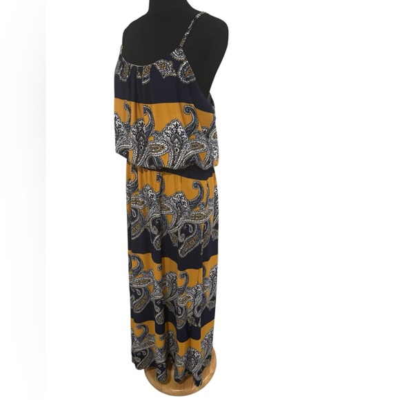 Magic Dresses & Skirts - Magic Plus Size Black and Gold Paisley Maxi Sundress- size 3X